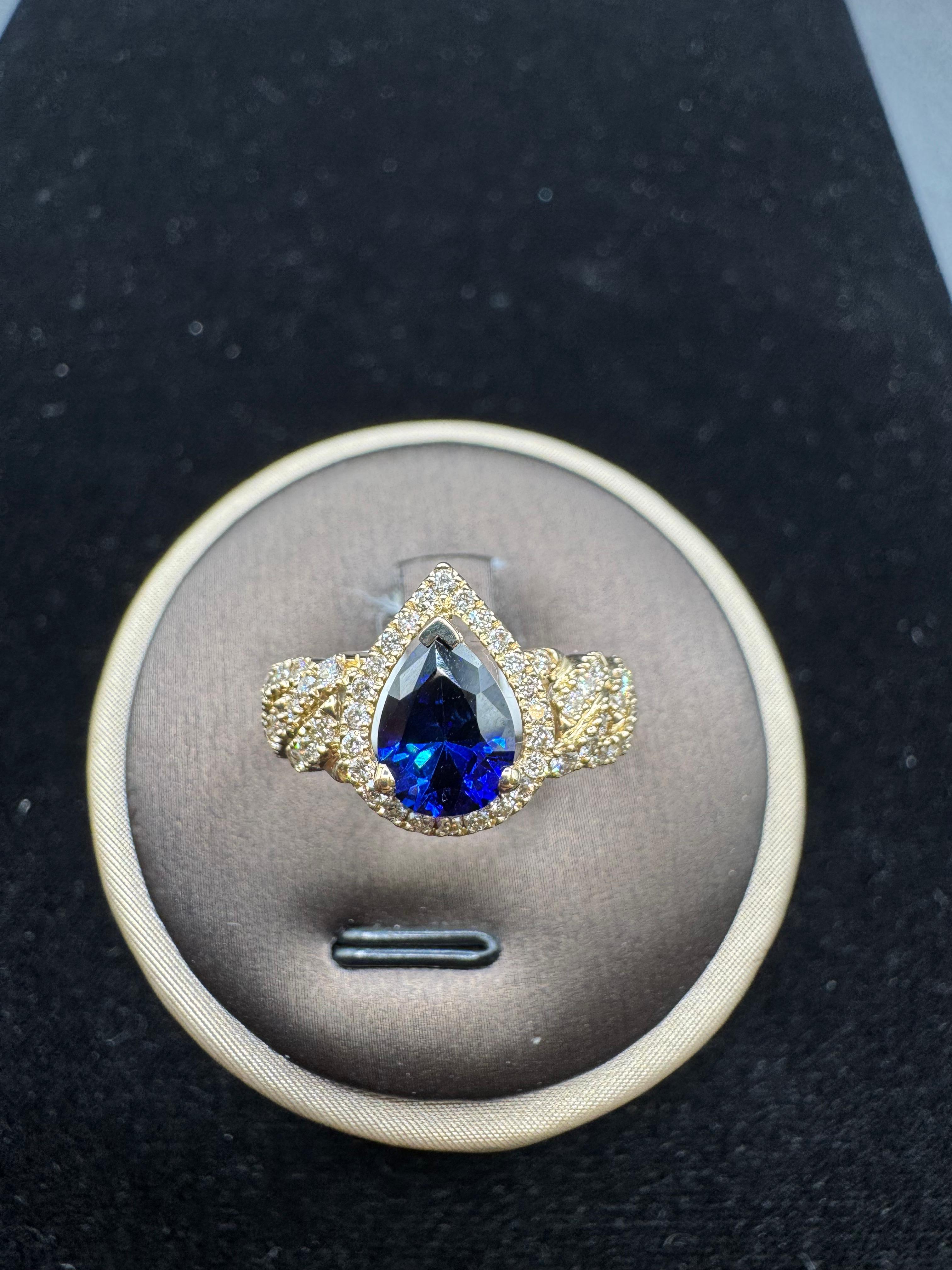 14KT Yellow Gold 0.55CT PEAR Shape SAPHIRE Diamond Ring.