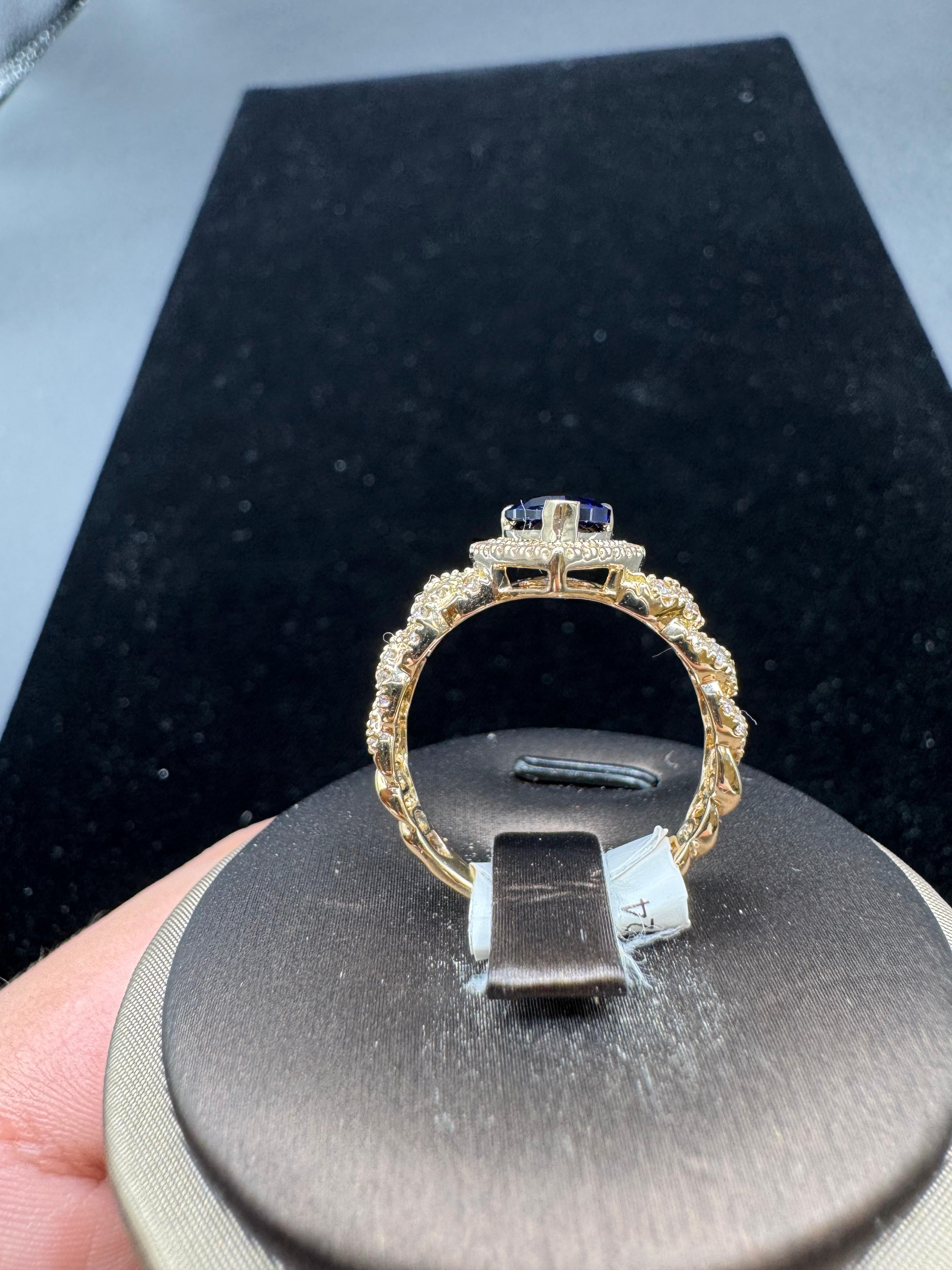 14KT Yellow Gold 0.55CT PEAR Shape SAPHIRE Diamond Ring.