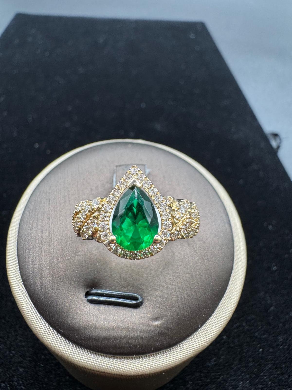 14KT Yellow Gold 0.55CT PEAR Shape EMERALD Diamond Ring.