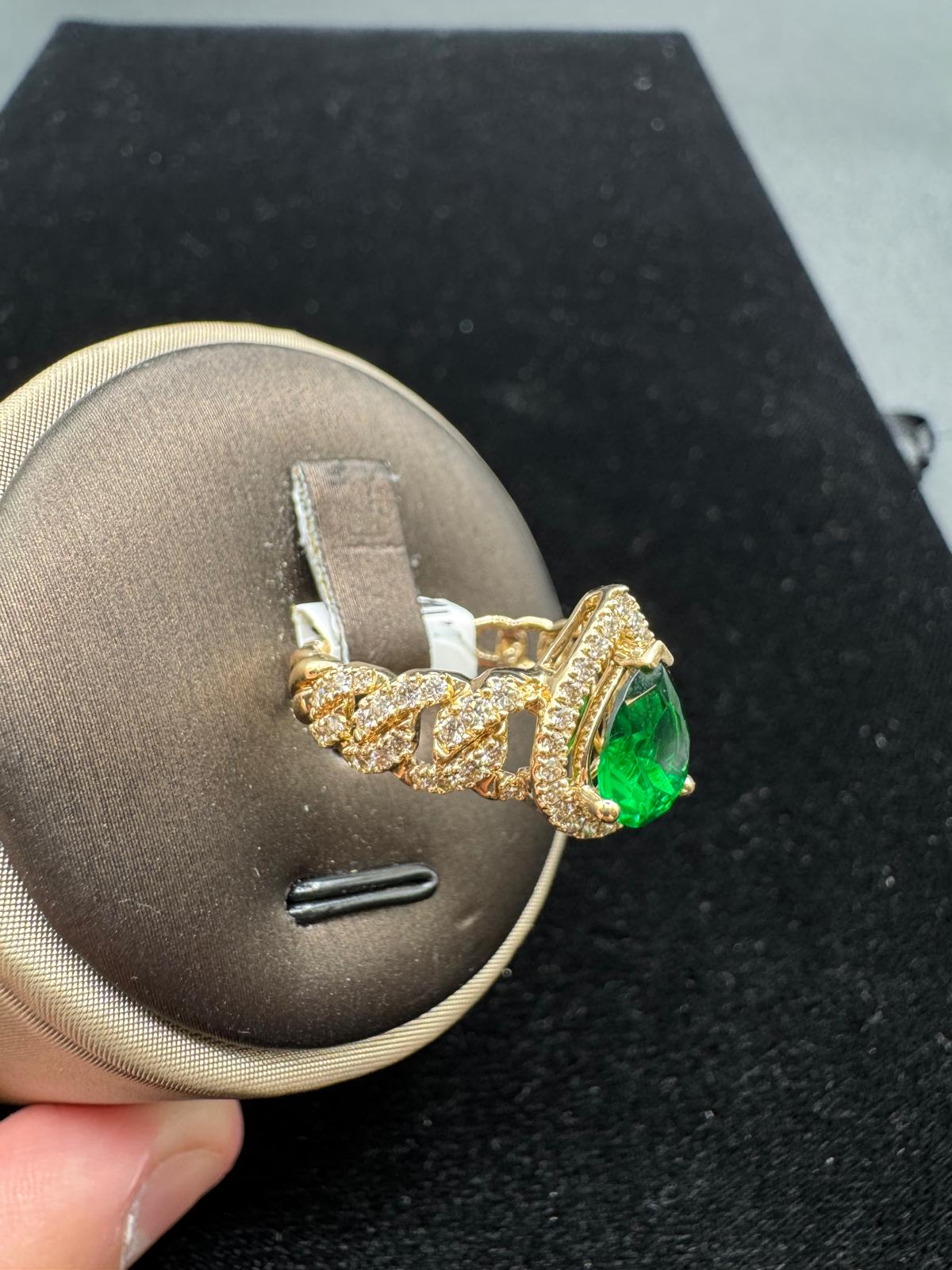 14KT Yellow Gold 0.55CT PEAR Shape EMERALD Diamond Ring.