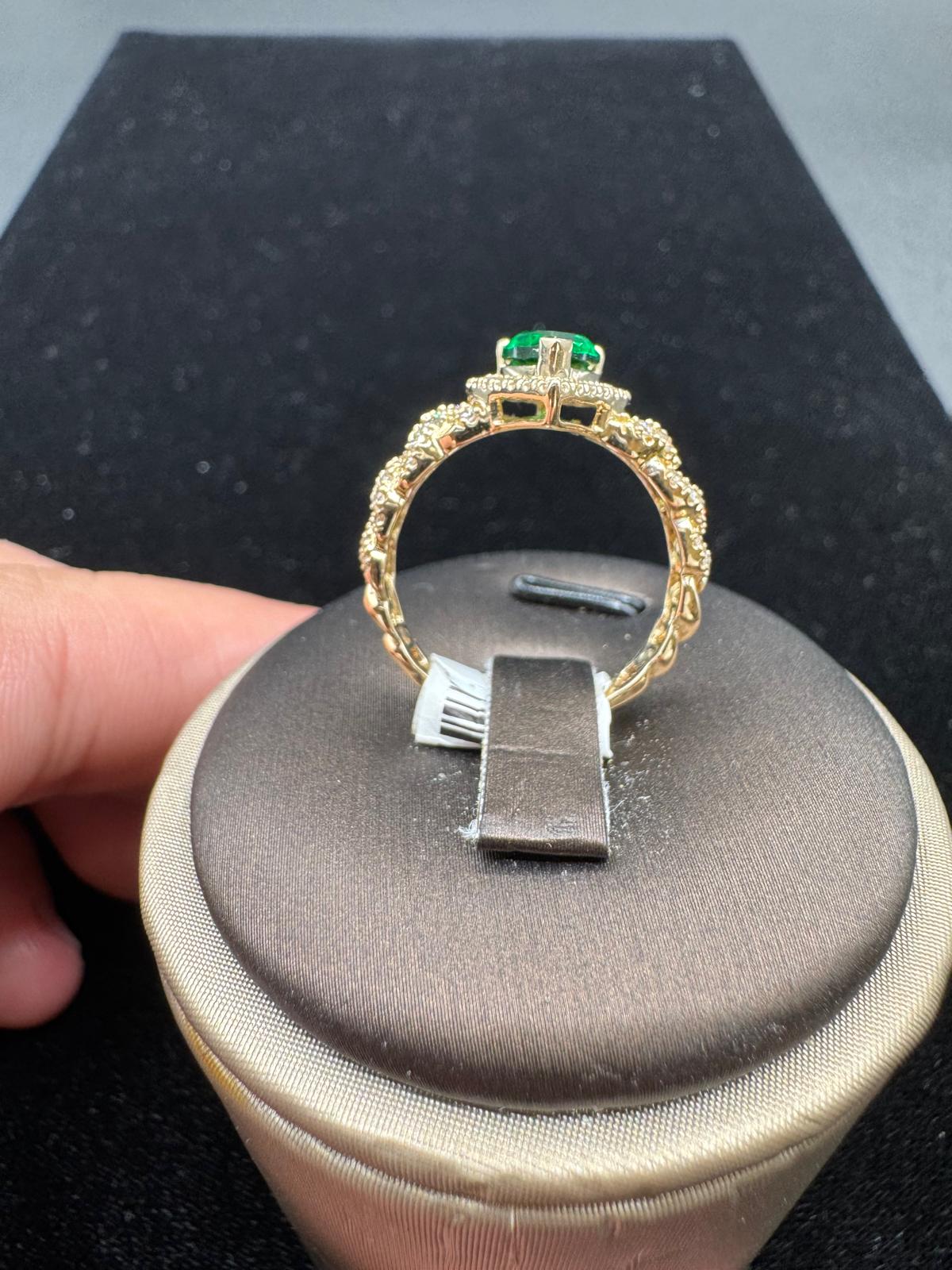 14KT Yellow Gold 0.55CT PEAR Shape EMERALD Diamond Ring.